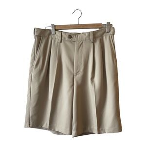 NEW IZOD Shorts Mens 33 Pleated Golf Casual Waistband Sun Control Stain Free